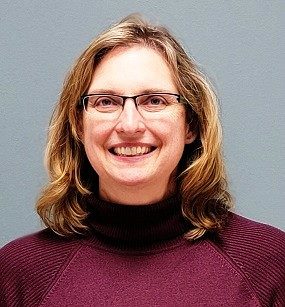 Suzanne_Decker_tx490